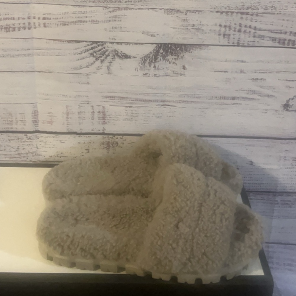 UGG Cozetta Curly Slippers
